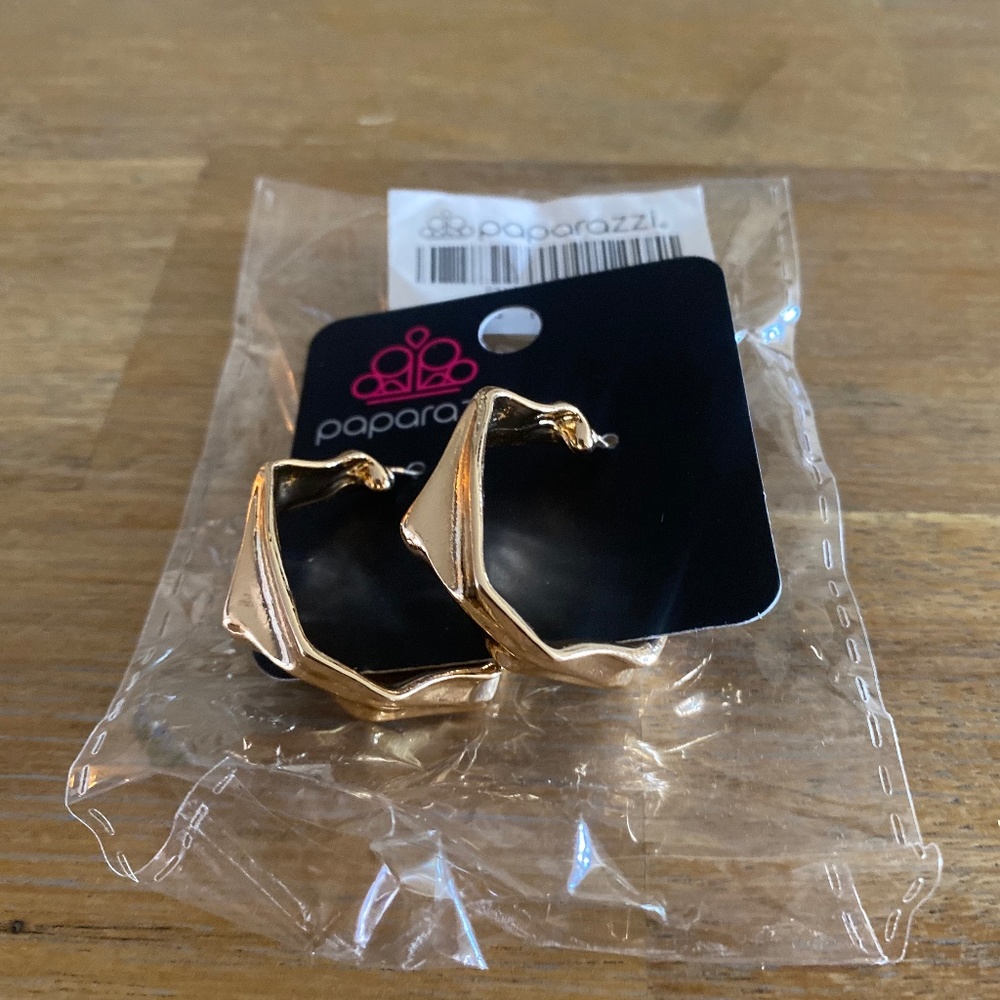 EARINGS